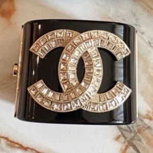 CHANEL interlocking CC Strass Gold Black Resin Cuff with box